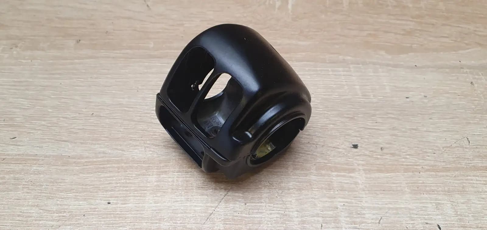 Harley Davidson Dyna / Softail Right Black Switch Gear Housing / Buttons