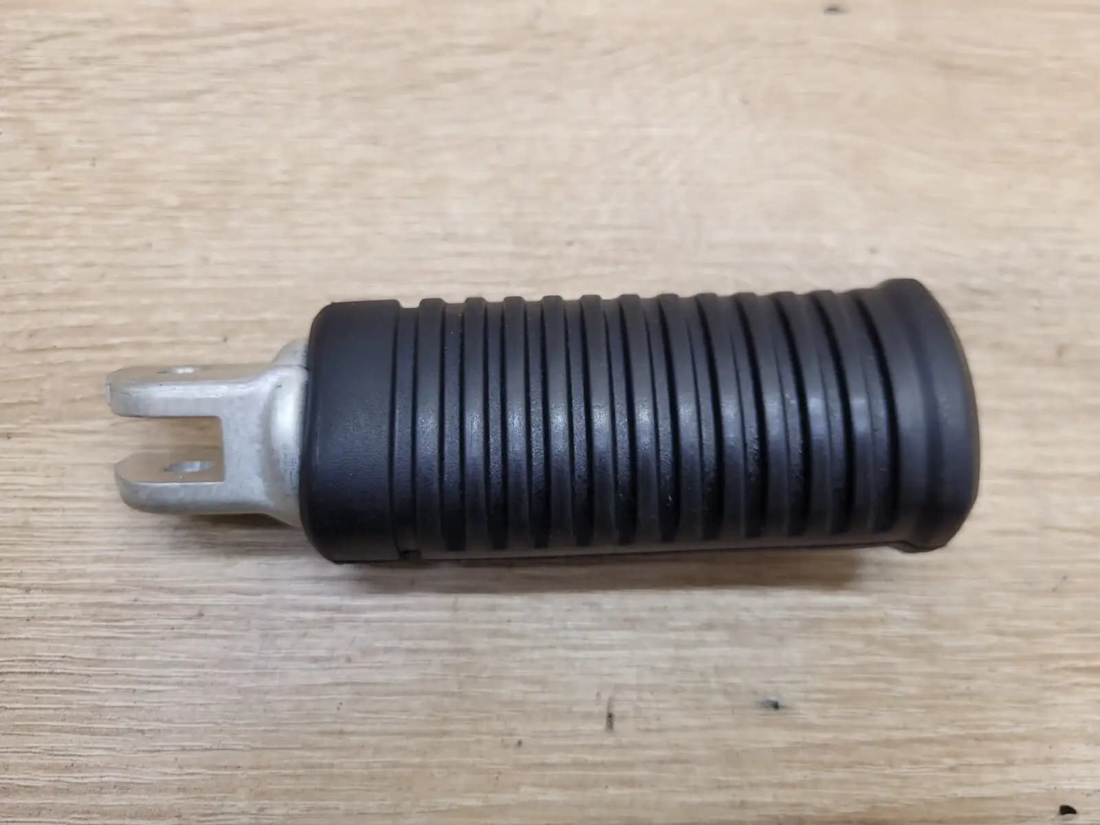 Harley Davidson 2018 Softails FXLRS Front Right Footrest / Peg
