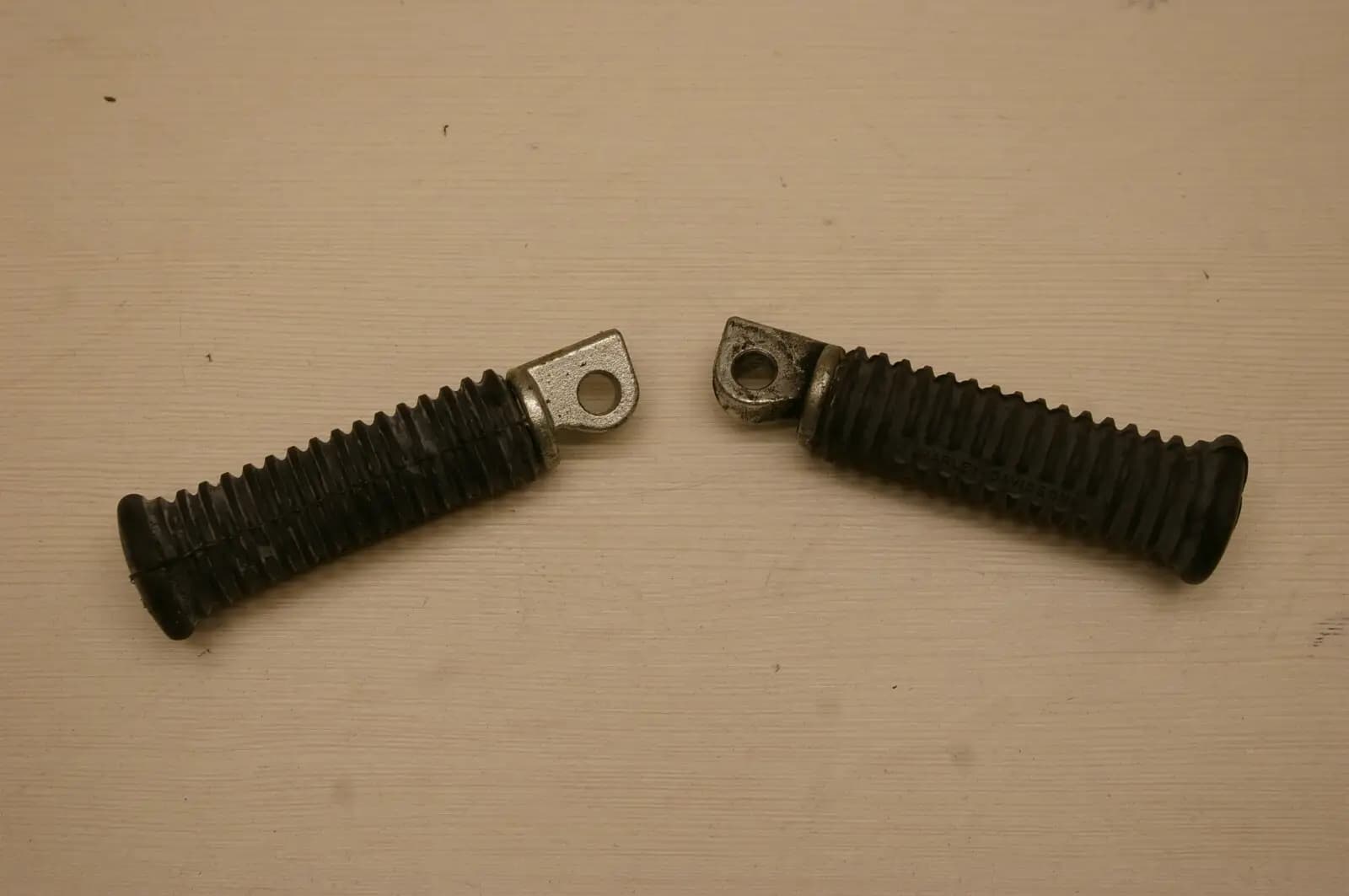 Harley Davidson Sportster / Dyna / Softail Footrest Peg / Pedal
