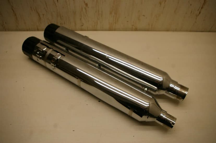 Harley Davidson Touring Milwaukee 8 CVO 64900253 64900252 Mufflers / Silencer